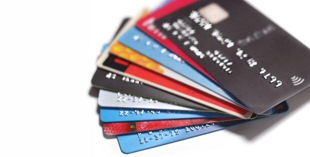 thẻ tín dụng và thẻ ghi nợ